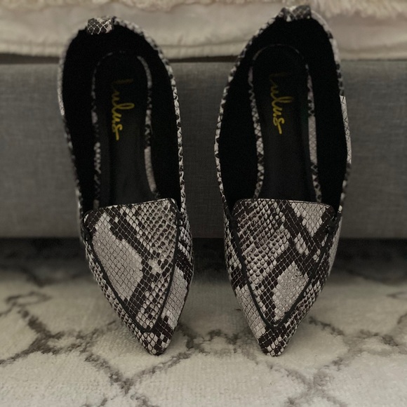 Lulus snake print flats - Picture 2 of 5